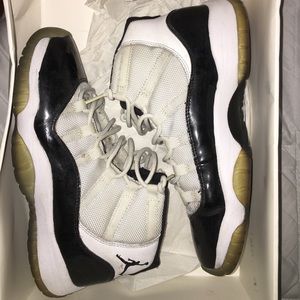mens 2011 jordan concord 11s size 7 white black